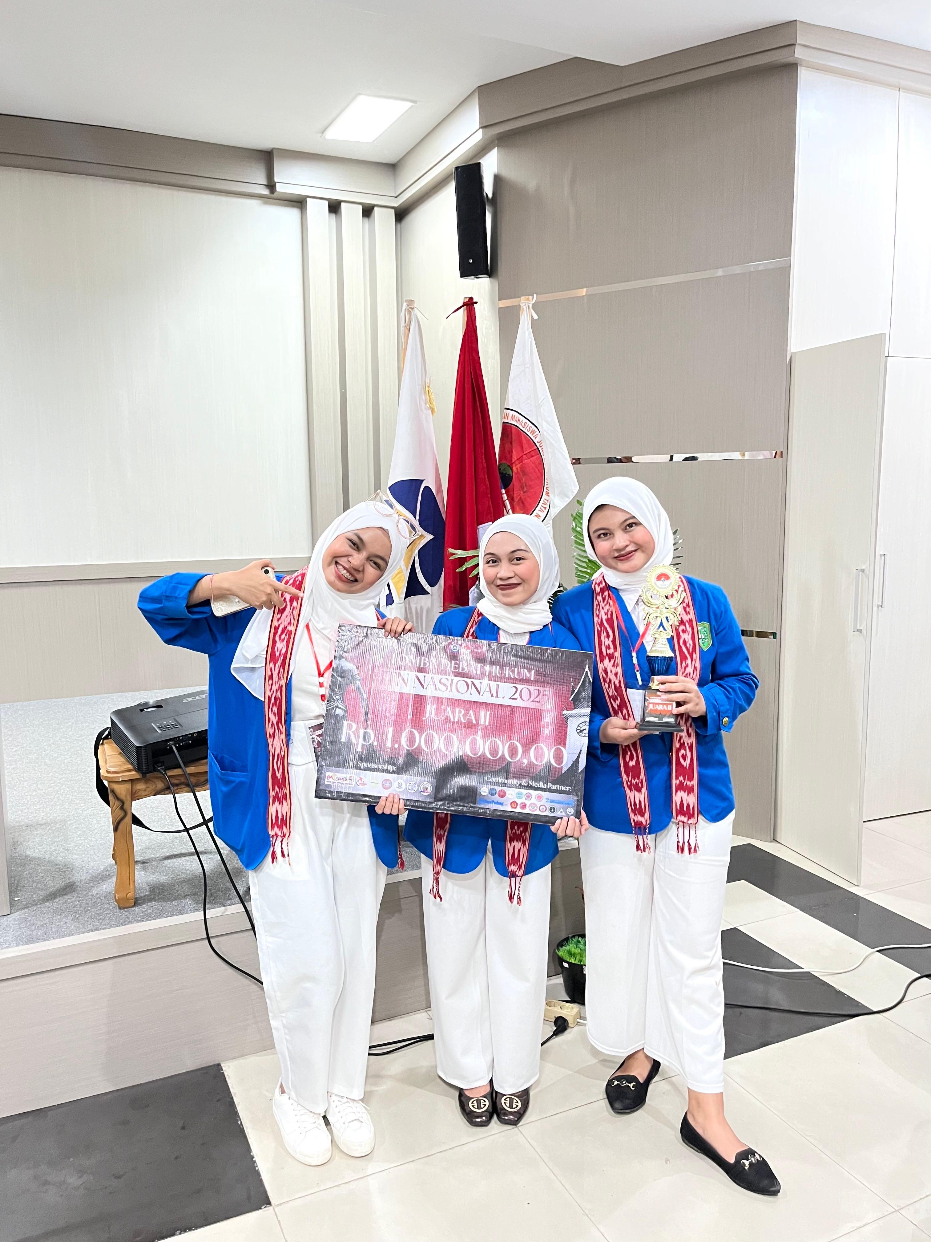 Juara 2 Debate Competition UIN Mahmud Yunus Batusangkar